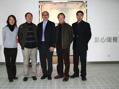 Mr. Chen Yongguang, Deputy Party Secretary of Guangdong Television (second from left), Mr. Kit Szeto, Director & Chief Executive Officer of Dim Sum TV (center), Mr. Lin Rui Jun, Executive Vice President and Channel Chief of Dim Sum TV (second from right), Mr. Eric Lam, Executive Vice President and Chief Financial Officer of Dim Sum TV (right), and Ms. Lynna Qi, Controller of the Corporate Communications Department, Dim Sum TV (left).