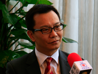 	Mr. Tsang Chi-hung, the Chairman of the inaugural PRD Committee, talks to Dim Sum TV.