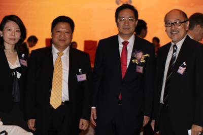 Mr. Kit Szeto with some of the senior media executives at the forum. From left to right: Ms. Stella Shi, Assistant to the Chief Executive Officer of Wen Wei Po, Mr. Gao Hung-xing, Chairman of HKSTV, Mr. Fung Ying Bing, Deputy Chief Executive Officer of Wen Wei Po, Mr. Kit Szeto.  