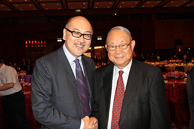 Mr. Kit Szeto with Mr. Lee Cho Jat, President of the Newspaper Society of Hong Kong.