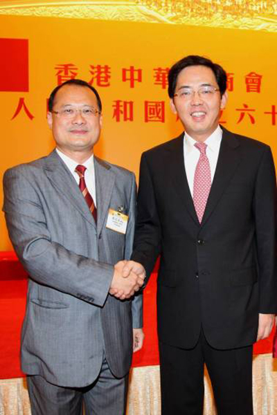 Mr. Jonathan Choi, Chairman of the CGCC (left), with Mr. Hong Xiaoyong, Deputy Commissioner of the Commissioner’s Office of the Foreign Ministry in the HKSAR. 
