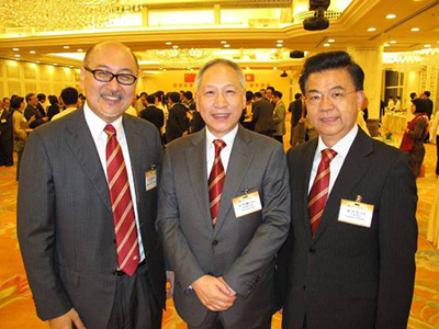 由左至右：司徒傑先生，中總李德麟副會長，中銀國際控股副執行總裁謝湧海先生。