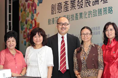 Ms. Li Bai Yi, Member of the Ladies' Committee of the CGCC; Ms. Anne Chen, President of the Hong Kong Federation of Women Lawyers; Mr. Kit Szeto; Ms. M.C. Cheung of Lo Wah Industrial Co., Ltd.; Ms. Cherry Leung Yuen Yee, Ph.D., Committee Member of the CGCC. 