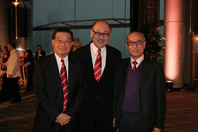 From left to right: Mr. Wong Sau Ching, Standing Committee Member of the CGCC; Mr. Kit Szeto, Chairman of the Art and Culture Committee of the CGCC; Mr. Chan Man Hung, Vice Chairman and President of Sino United Publishing (Holdings) Limited.