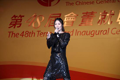 Kelly Chen’s inspired performance wins a big round of applause. 