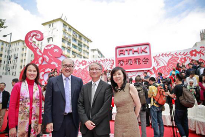 由左至右：点心卫视公共事务部总监戚山宁小姐，司徒先生，香港电台副广播处长戴健文先生，庄漪女士。
