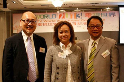 司徒傑先生（左二）與香港電視專業人員協會徐小明會長先生（左四）、香港有線節目策劃及製作副總裁康小圓女士（左三）。