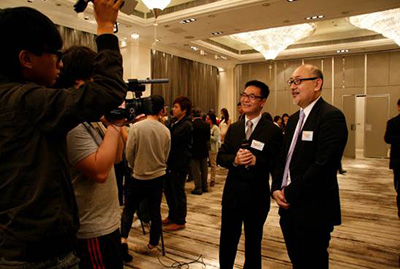 Mr. Kit Szeto being interviewed by Mr. Jacky Chan, Council Member (PR & Publicity) of the Hong Kong Televisioners Association.