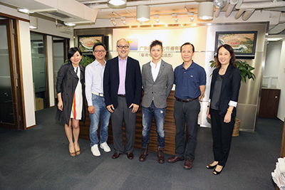 From left to right: Ms. Amy Wong, Vice President of Marketing & Sales of Dim Sum TV，Mr. Andrew Fan, Director of Dragons Talent Limited，Mr. Kit Szeto, Director & CEO of Dim Sum TV，Mr. Don Li, Advertisement Sales Director & General Manager in Greater China of Singapore Press Holding Limited， Mr. Lin Rui Jun, Executive Vice President & Head of Dim Sum TV Channel, Ms. Lynna Qi, Associate Vice President & Head of Public Affairs of Dim Sum TV. 