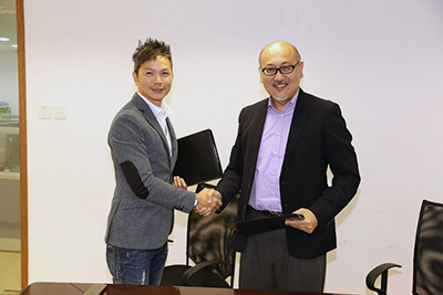 司徒傑先生與李日東先生簽訂了合作協議，雙方祝願本次合作愉快，並期望以後能有更多合作機會。