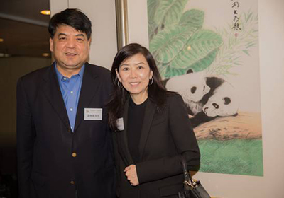 莊漪小姐和文滙報國際公關顧問公司董事長、總經理姜增和先生。