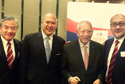 由左至右：中華總商會會董樊敏華先生、陳光明先生，董建華先生，司徒傑先生。
