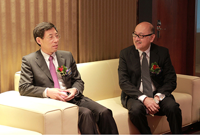 Mr. Kit Szeto exchanging views with Mr. Keung Joy Chung, CEO & President of Ta Kung Pao.  