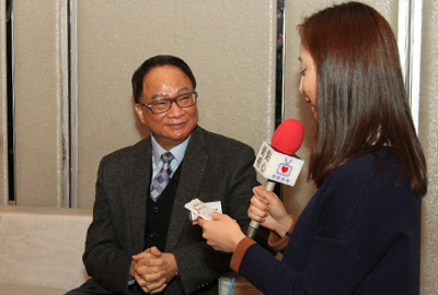 HKTVA Chairman Mr. Tsui Siu Ming is interviewed by Dim Sum TV.