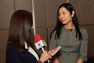 Ms Jenny Koo, HKTDC’s Director of Service Promotion, is interviewed by Dim Sum TV. 