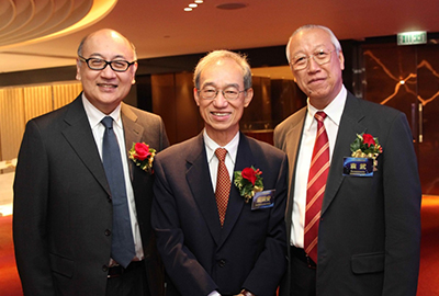 由左至右：司徒先生，香港中旅國際投資有限公司副主席盧瑞安，香港中華總商會副會長袁武合影留念