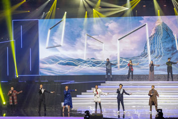 十位年輕歌手合唱本屆主題曲《為全世界歌唱》